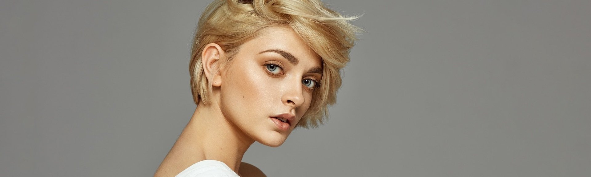 260728 Kurzhaarfrisuren Locken Hero