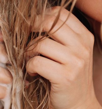 Pflege Fuer Blondiertes Haar Banner