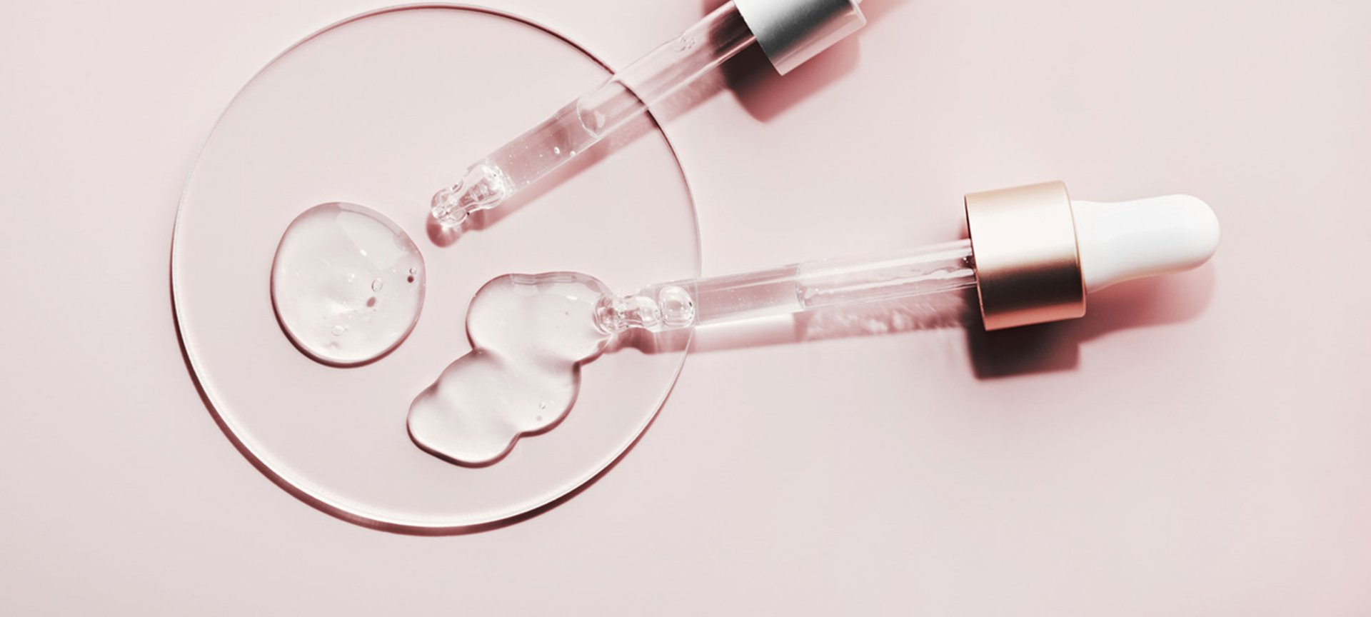 Niacinamide und Salicylsäure Pipetteninhalt wird kombiniert.