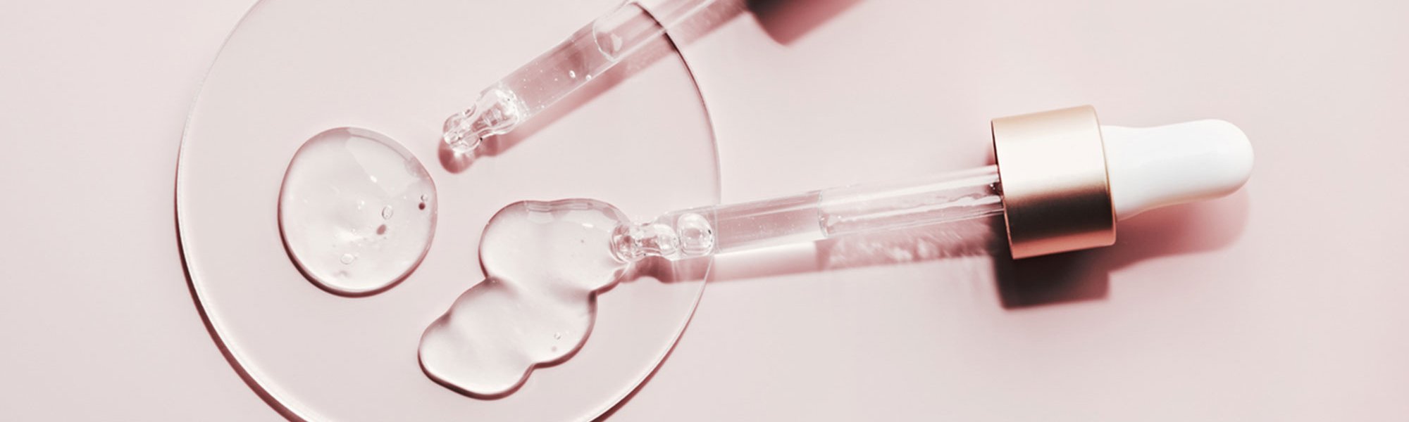 Niacinamide und Salicylsäure Pipetteninhalt wird kombiniert.