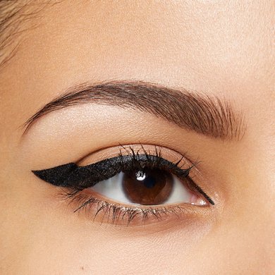 Cat Eye 18 03 28 LOREAL LINER D2 AM CloseUp1206
