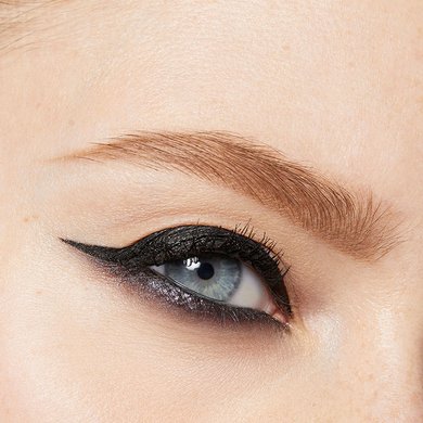 Dramatischer Lidstrich 18 03 28 LOREAL LINER D2 AM CloseUp1216