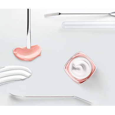 Verschiedene Laborgeräte und Cremeproben