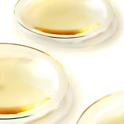 Petrischalen mit flüssigem Vitamin B6
