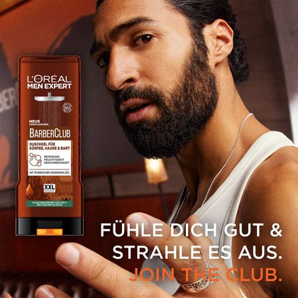 Ein bruenetter Mann im Profil der das Barber Club Bartoel nutzt neben ihm die vier Schritte Anleitung
