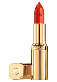 aufgedrehter Color Riche Satin Lippenstift in der Farbe Perfect Red geoeffneter Deckel liegt daneben
