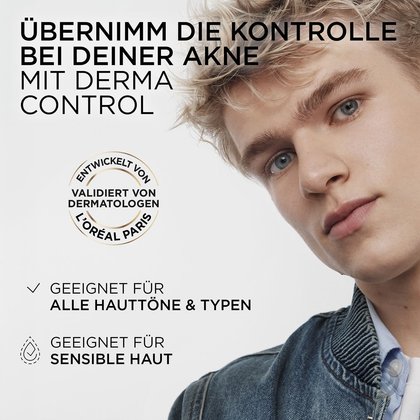 Ein junger Mann blickt in die Kamera