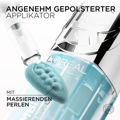 Detailaufnahme des Applikators, der aus der hellblauen Flasche herausgezogen wird. Der hellblaue, tropfenförmig beflockte Applikator wird mit dem Hinweis „ANGENEHM GEPOLSTERTER APPLIKATOR – MIT MASSIERENDEN PERLEN“ beschrieben.