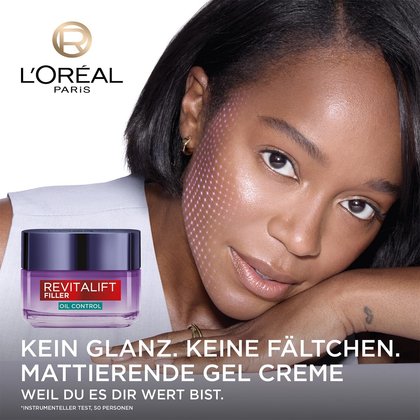 Junge Frau daneben der Gel-Creme Tiegel