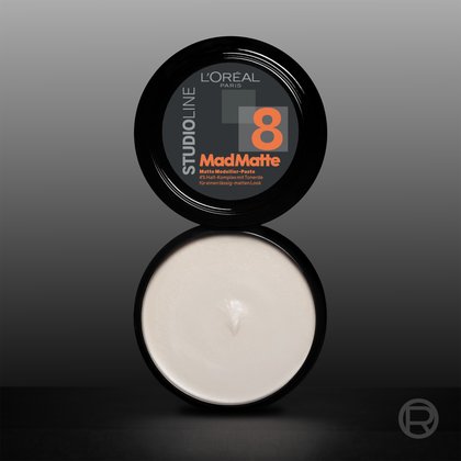Geöffneter runder Tiegel der Studio Line Mad Matte Modellier-Paste mit weißer Paste.